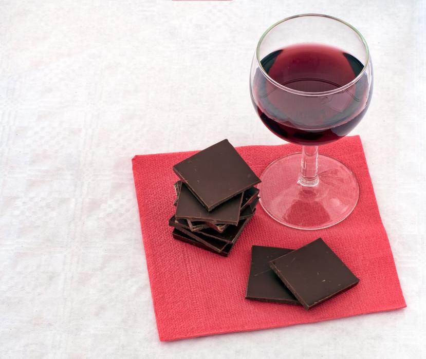 Según el Colegio de Químicos el vino y el chocolate producen en nuestra mente unas sensaciones agradables, muy parecidas a las que tenemos cuando estamos enamorados.