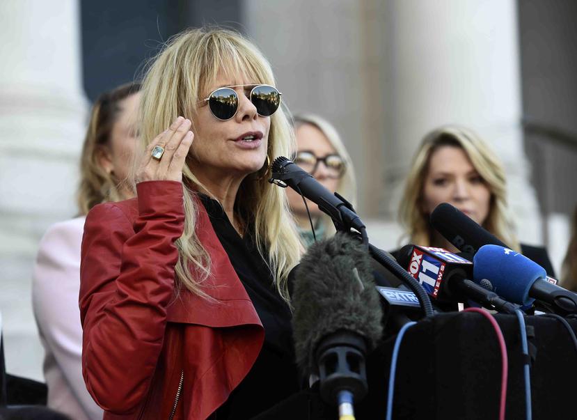 La actriz Rosanna Arquette, quien describió el asalto sexual que vivió en uno de los apartamentos del productor, agradeció a las mujeres que testificaron. (AP)