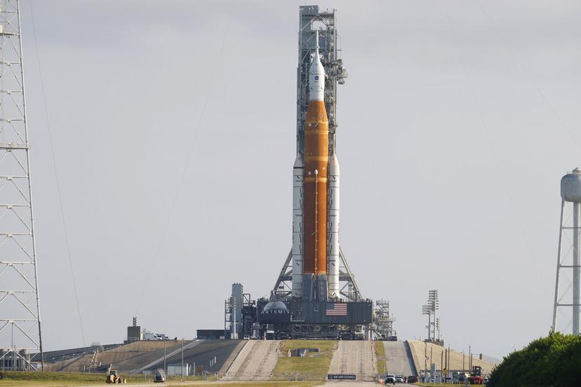 El cohete Artemis con la nave espacial Orion en la plataforma 39B en el Centro Espacial Kennedy en Cabo Cañaveral, Florida,.
