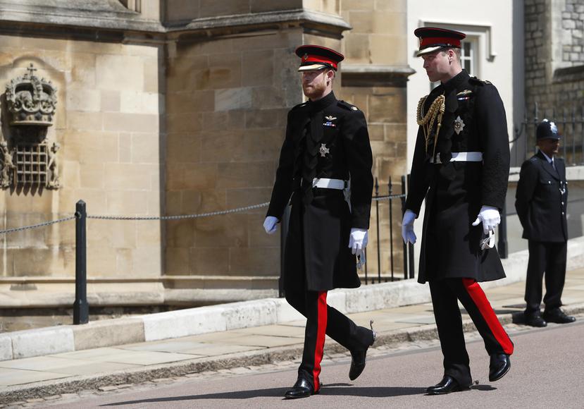 Los funcionarios del palacio se negaron a comentar cuando se les preguntó si el posicionamiento de William y Harry era un esfuerzo por minimizar las tensiones familiares. (Foto: AP)