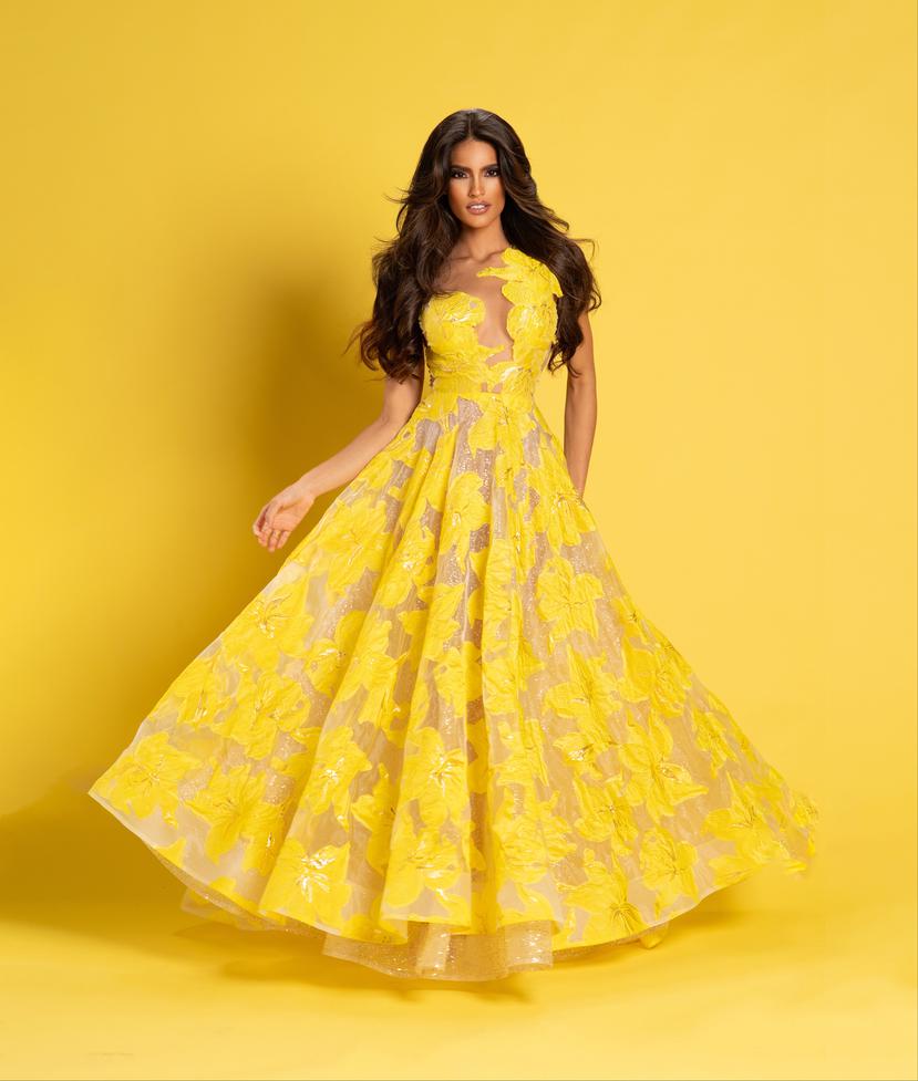 El amarillo es uno de los colores que Karla Guilfú prefiere a la hora de vestir para resaltar su tono de piel.