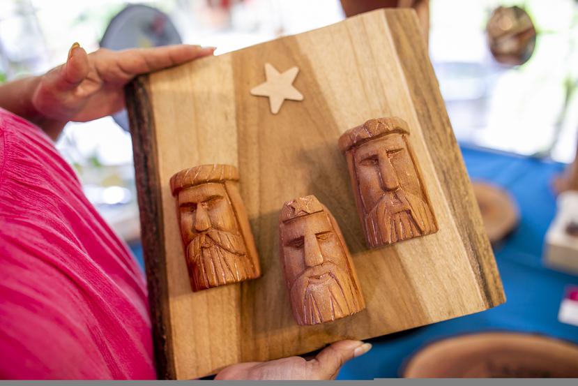 Pieza tallada en madera de los Tres Reyes Magos   creada por Sonia Bravo de NaturArte. 