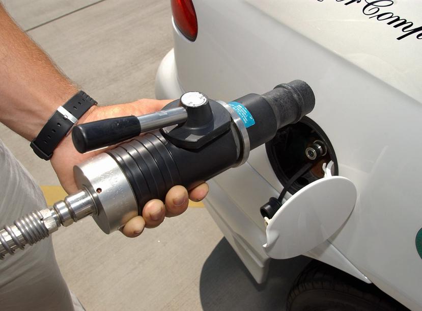 Varias empresas internacionales laboran en la creación de automóviles que utilizan hidrógeno como combustible.