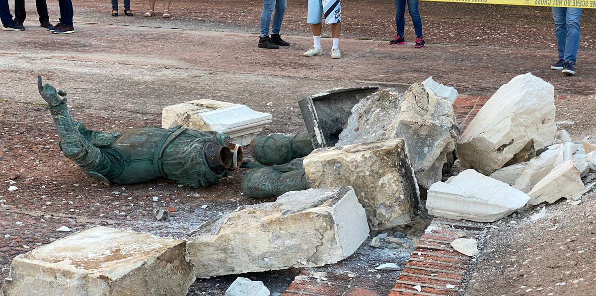 Así quedó destruida la estatua de Juan Ponce de León en el Viejo San Juan