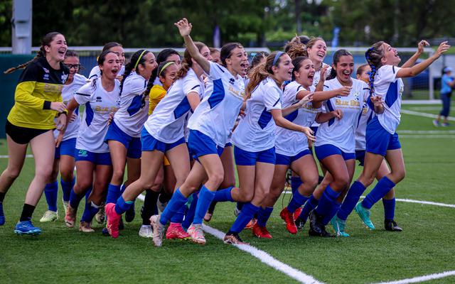 La Academia María Reina y el  Colegio Tasis jugarán por la corona en la rama femenina del torneo nacional de fútbol de Buzzer Beater 