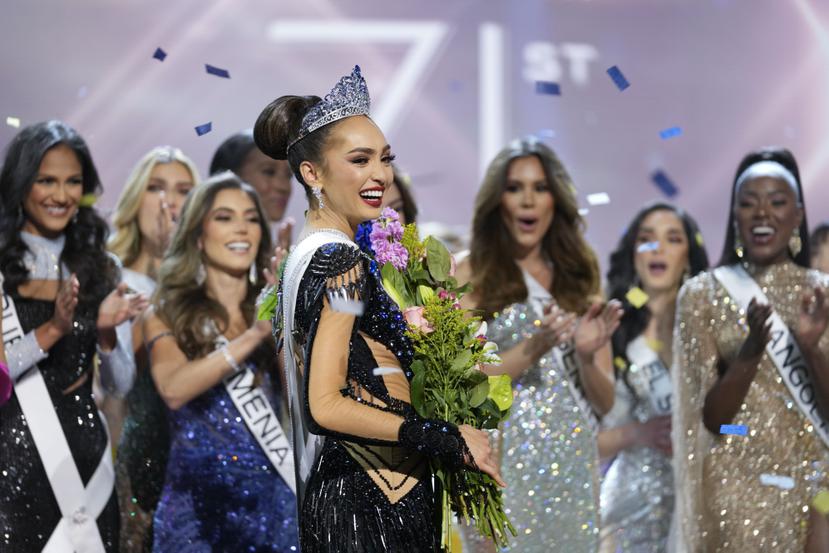 Miss USA R'Bonney Gabriel tras ser coronada como la nueva Miss Universe.