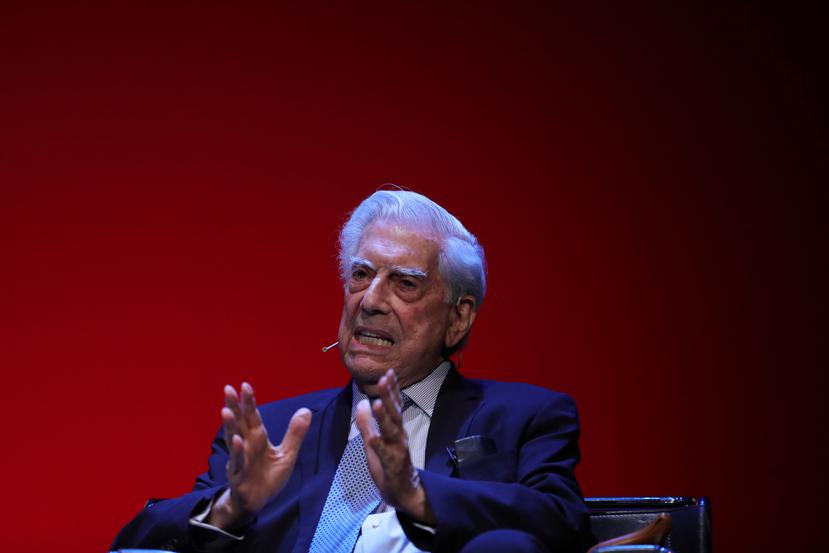 El escritor peruano Mario Vargas Llosa esta tarde en el Círculo Bellas Artes de Madrid, donde recibió el premio "Festival Eñe 2020" que cada año celebra la trayectoria de un gran autor en español.