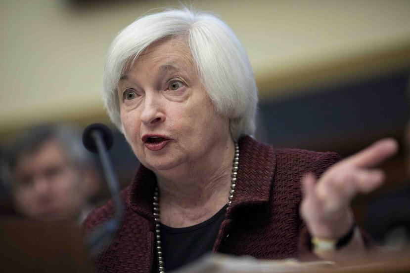 Aunque no especificó cuántas alzas habrá este año, Janet Yellen dijo que en diciembre funcionarios de la Fed calcularon que podría haber tres en 2017.(Bloomberg)