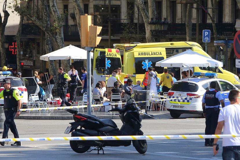 En los atentados perpetrados en Cambrils (Tarragona) y Barcelona el pasado 17 de agosto murieron 14 personas solamente en Las Ramblas, atropelladas por la camioneta que conducía Yunes Abouyaaqoub, y uno más apuñalado por el mismo Yunes durante su huida. (