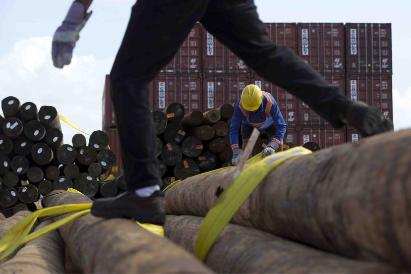 La USACE afirma que hasta el día de hoy han entregado a la AEE alrededor de 6,500 postes de madera.