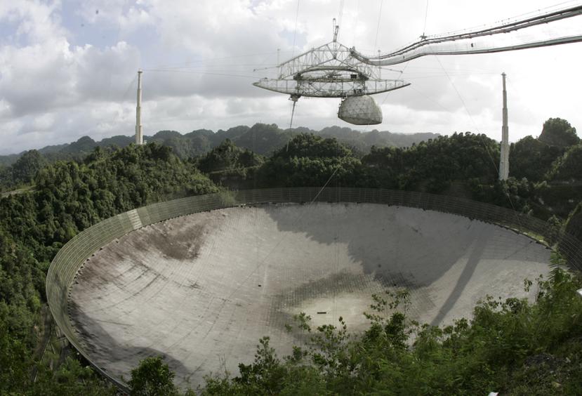 El "Mensaje de Arecibo' se transmitió desde el radiotelescopio en noviembre de 1974.