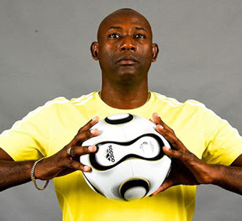 Erick Hernández es conocido en la isla por tener diversos récords Guinness en el manejo del balón de fútbol. (Suministrada)