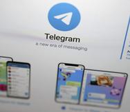 El sitio web de la aplicación de mensajería Telegram se ve en la pantalla de una computadora portátil en Múnich, Alemania.