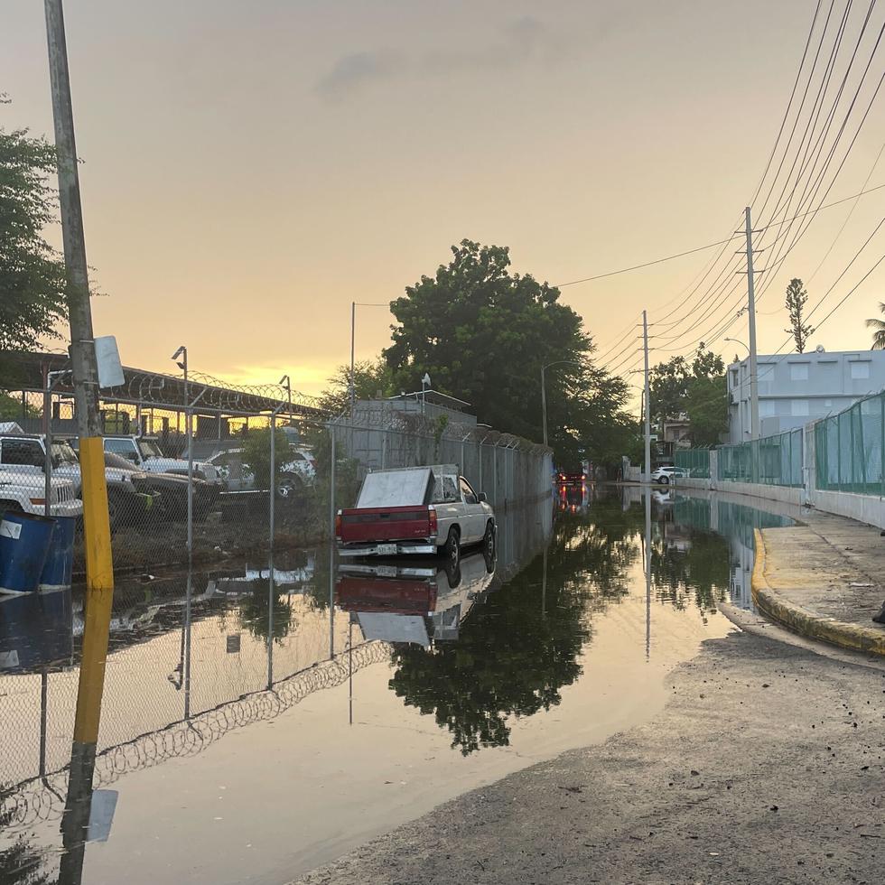 El SNM, además emitió un comunicado especial en la que alertó sobre tronadas fuertes sobre el noroeste de Mayagüez, el centro interior y oeste interior de la isla y alcanzando a Ponce.