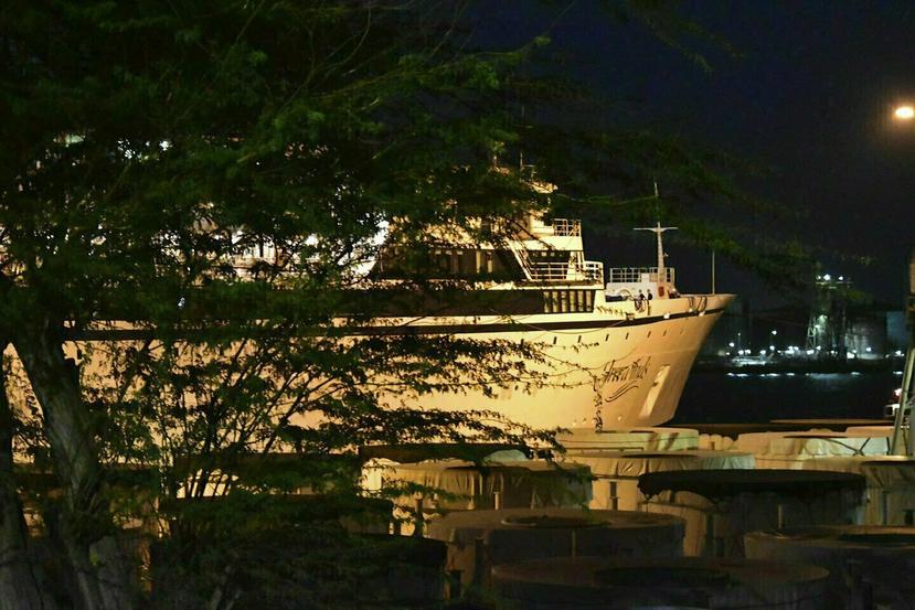 El barco en cuarentena en Willemstad, Curazao. (AP/Dick Drayer)