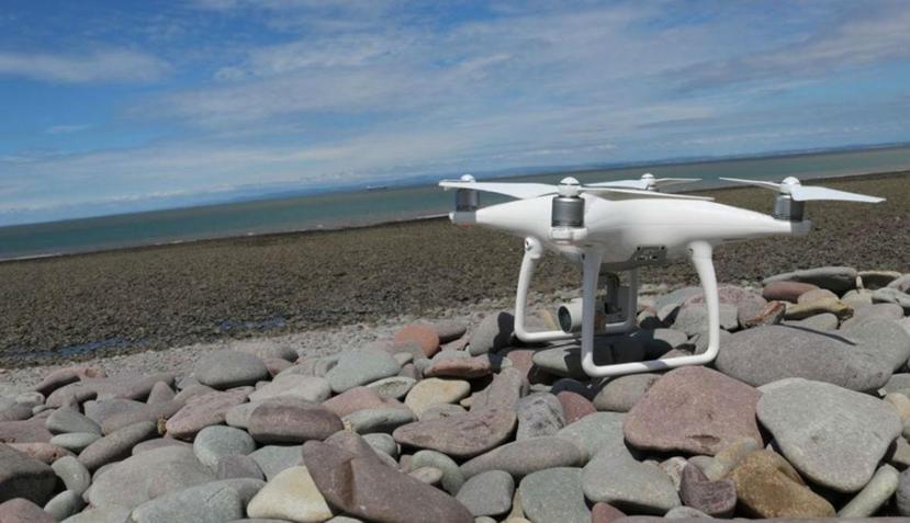 The Plastic Tide utiliza la tecnología de vuelo de drones para detectar, categorizar y eliminar basura concentrada en los océanos. (Facebook/ The Plastic Tide)