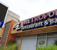 La cadena había anunciado ayer que cerraría todos sus restaurantes con excepción de sus locales en The Mall of San Juan y en Dorado, ya que ambos tenían espacios de exterior para sentar a clientes.