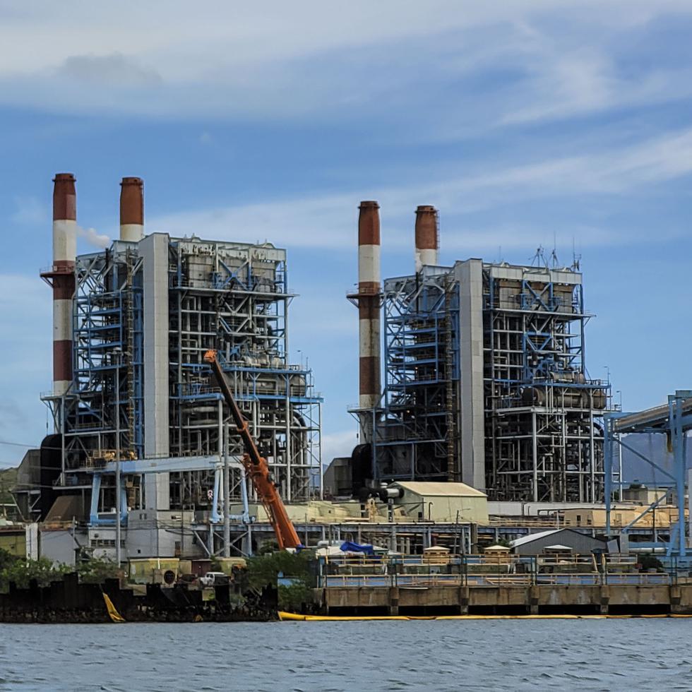 La unidad #1 de la central Aguirre, en Salinas, permanece fuera de servicio, creando un déficit de 450 megavatios.
