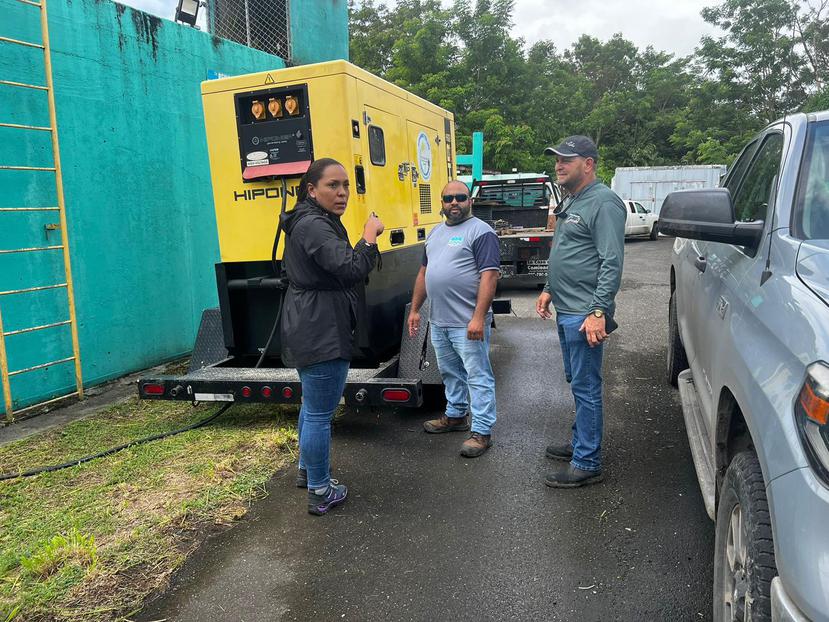 La alcaldesa Rosachely Rivera Santana aseguró que desde ayer se aseguraban que hubiera generadores en las estaciones de bombeo para que los ciudadanos no se quedaran sin agua cuando se interrumpiera la energía eléctrica.