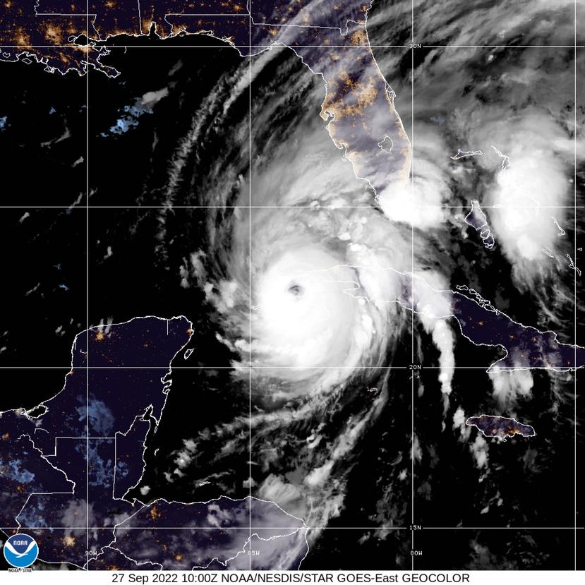 Imagen visible (GeoColor) del satélite GOES-East que muestra el ojo del huracán Ian sobre el oeste de Cuba en la mañana del martes, 27 de septiembre de 2022.