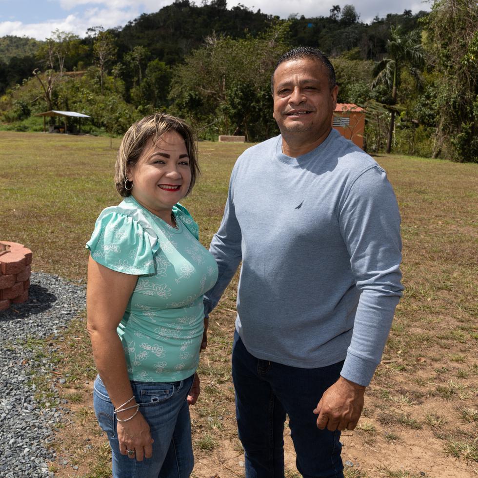 Neftalí Morales Ruiz y Evelyn Ríos Valentín,  propietarios de la  Hacienda El Porvenir.