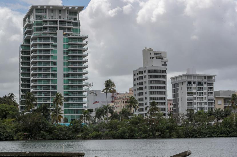 Según Marco Rosado, presidente de la Alianza de Profesionales de Condominios y Controles de Acceso, se estima que en la isla hay cerca de 4,000 condominios.