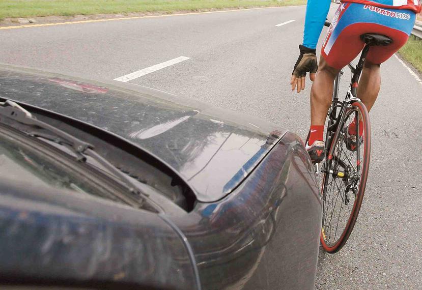 El vehículo que impactó el ciclista era conducido por un joven de 20 años. (GFR Media)