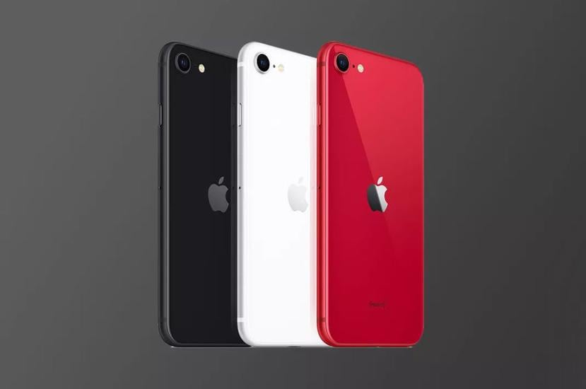 El iPhone SE está disponible en negro, blanco y rojo.