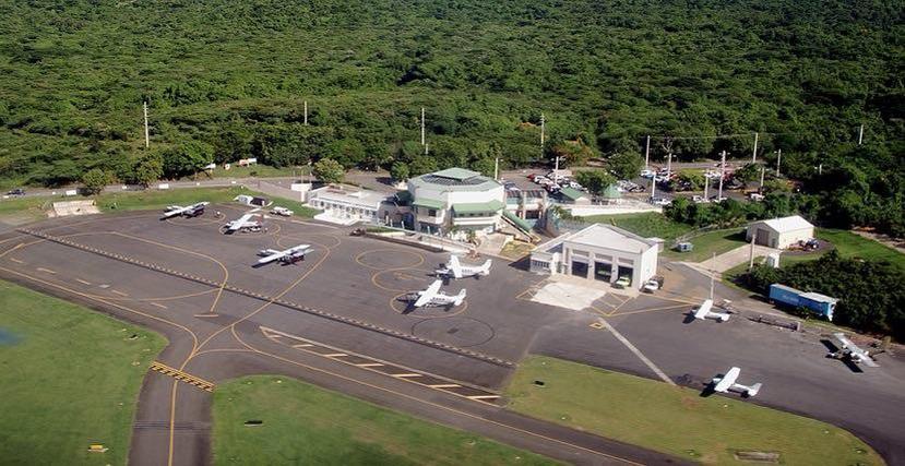 En el aeropuerto regional Antonio Rivera Rodríguez de Vieques, se invertirá $1,850,000 en una reparación total y permanente del techo del terminal