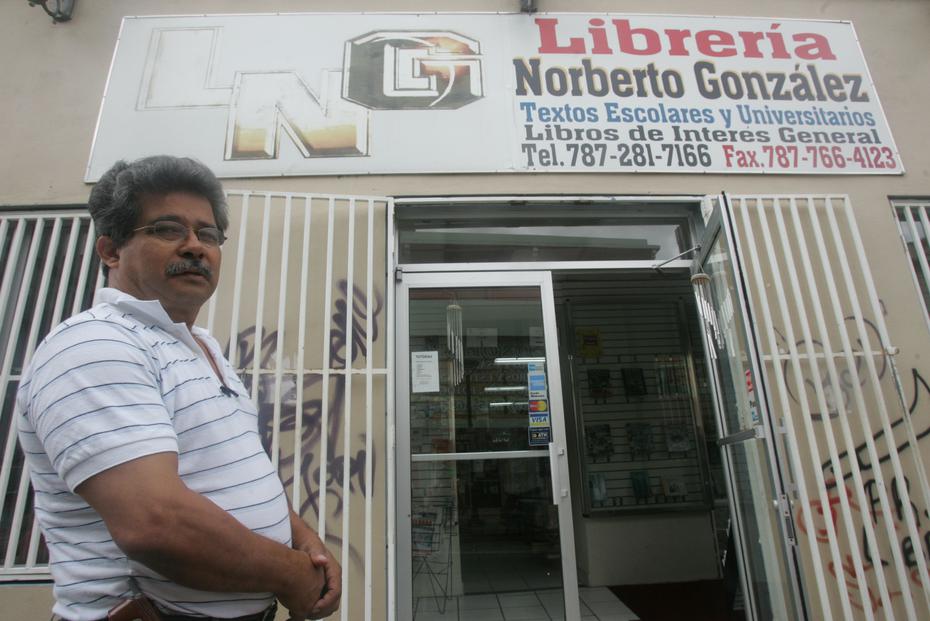 El librero Norberto González era dueño de una librería que llevaba su nombre en el casco urbano de Río Piedras, a solo pasos de la Universidad de Puerto Rico.