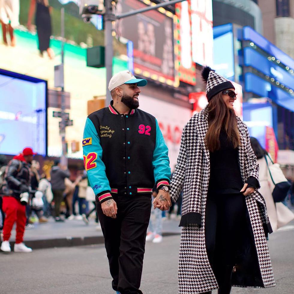 Zuleyka Rivera y DJ Luian durante sus Navidades en Nueva York.
