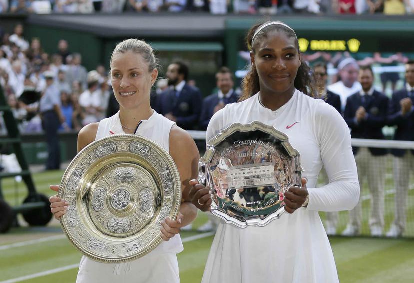 La campeona Angelique Kerber  y subcampeona Serena Williams. (AP)