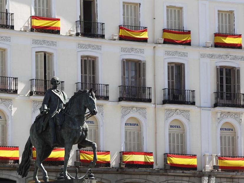 La crisis económica y una tasa de desempleo de 26% en España, ya ha hecho que el rey más nuevo de Europa sea relativamente frugal en las ceremonias formales.  (EFE)