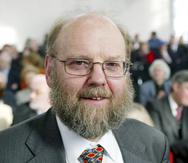 El científico escocés Ian Wilmut, pionero de la clonación cuya investigación fue fundamental para la creación de la oveja Dolly, ha muerto, informó el Instituto Roslin, el 11 de septiembre de 2023.