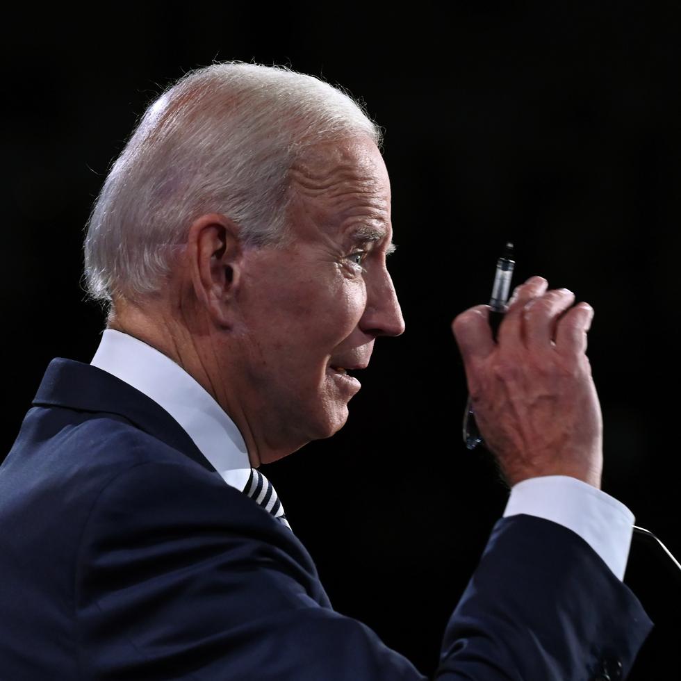 Democratic presidential candidate Joe Biden speaks as he debates US President Donald Trump in the first 2020 United States presidential debate at Case Western Reserve University and Cleveland Clinic in Cleveland, Ohio, USA, 29 September 2020. EFE/EPA/OLIVIER DOULIERY / POOL/File
