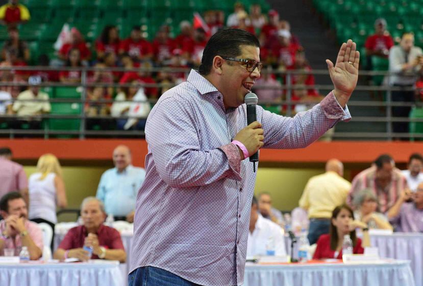 La chispa la encendió el portavoz de la minoría popular en la Cámara, Rafael “Tatito” Hernández, quien en un discurso previo al comienzo oficial del evento aludió a los populares leales.
