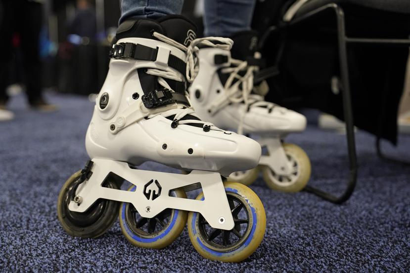 Los patines eléctricos de Atmos Gear, arriba, también se pueden usar sin conectarse a la batería.