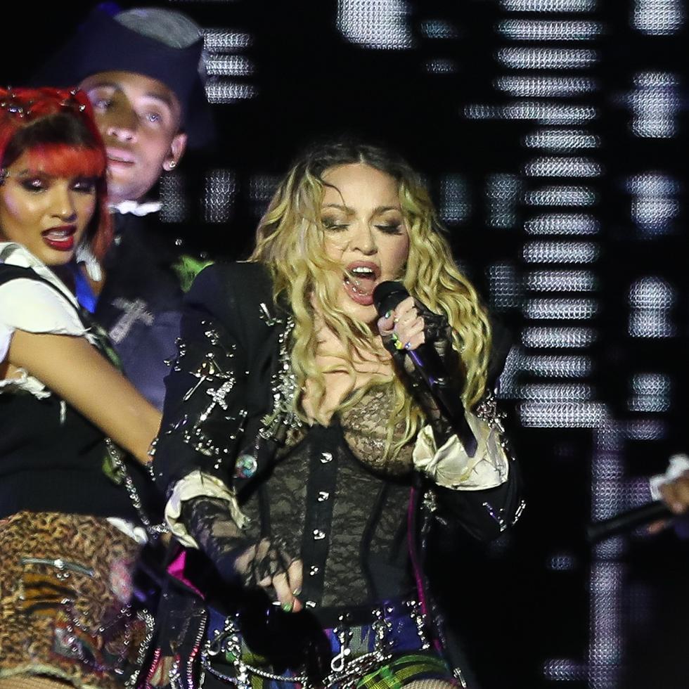 La cantante Madonna se presentó en un concierto gratuito, la final presentación de su gira "The Celebration Tour" en Suramérica, el pasado sábado en la playa de Copacabana en Río de Janeiro, en Brasil.
