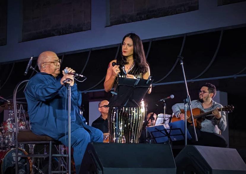 Pablo Milanés y su hija Haydée cantan en La Habana.