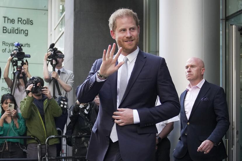 El príncipe Harry sale del Tribunal Superior tras declarar en Londres, le miércoles 7 de junio.