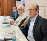 El exgobernador Aníbal Acevedo Vilá (extrema derecha) es uno de los propulsores del nuevo Frente Puertorriqueñista.