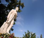 Estatua de Eugenio María de Hostos en Mayagüez, su ciudad natal.