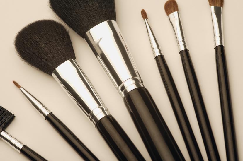 Las brochas son herramientas que te ayudarán a aplicar mejor cada producto de maquillaje. (Foto: Archivo)