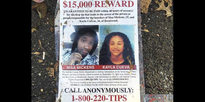 Nisa Mickens y Kayla Cuevas fueron asesinadas en Long Island, víctimas de la ganga MS-13, según la Policía. (AP / Claudia Torrens)