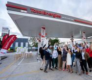 Durante la inauguración de la nueva estación TotalEnergies de Montehiedra, participaron detallistas y suplidores de la marca.