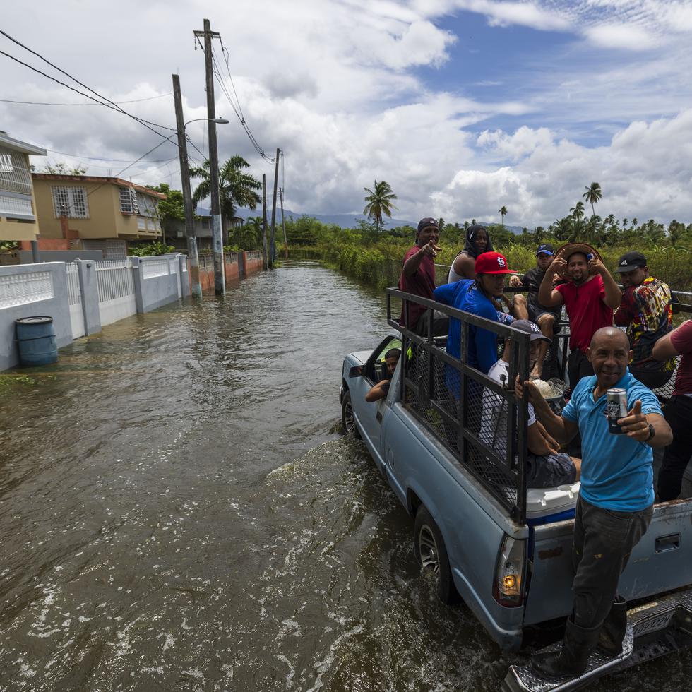 Canovanas , Puerto Rico, Septiembre 20 , 2022 - MCD -  FOTOS para ilustrar una historia sobre los estragos del paso del huracán Fiona en Loíza . EN LA FOTO una vista de la inundación ( inundacion ) en el barrio Miñiñi en Loiza  .   FOTO POR:  tonito.zayas@gfrmedia.comRamon " Tonito " Zayas / GFR Media