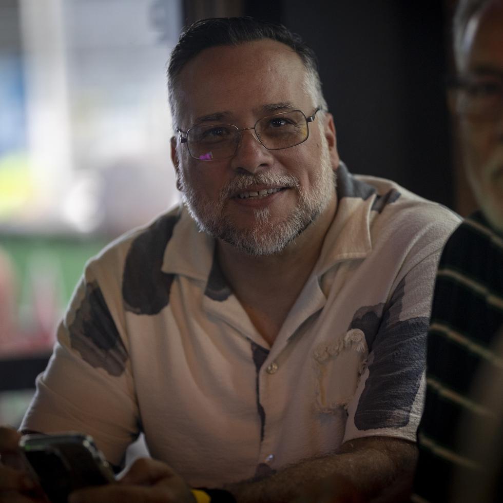 Carlos de León, father of the young soccer player Jeremy, arrived at an establishment in Santurce to watch the final match of the Champions League.