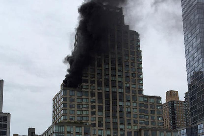 Bomberos de Nueva York controlaron el incendio. (Imagen tomada de NBC)