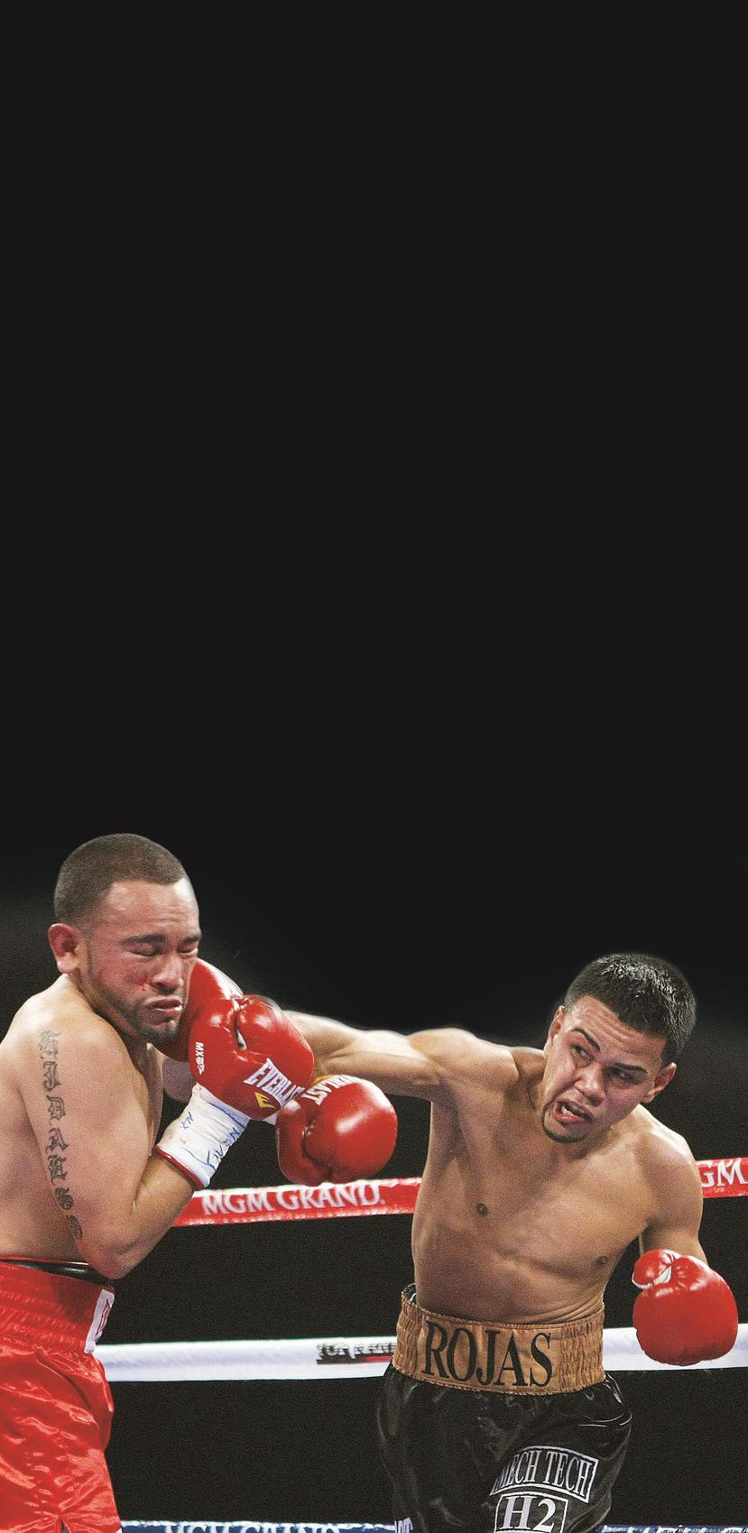 Jesús Rojas, a la derecha en su pelea contra Isaac Hidalgo, viene de conquistar un cetro regional de la Asociación Mundial de Boxeo. (Archivo/GFR Media)