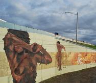 Mural “Paz Para las Mujeres” ubicado en la avenida Fernández Juncos en Santurce, antes de ser censurado en 2015.